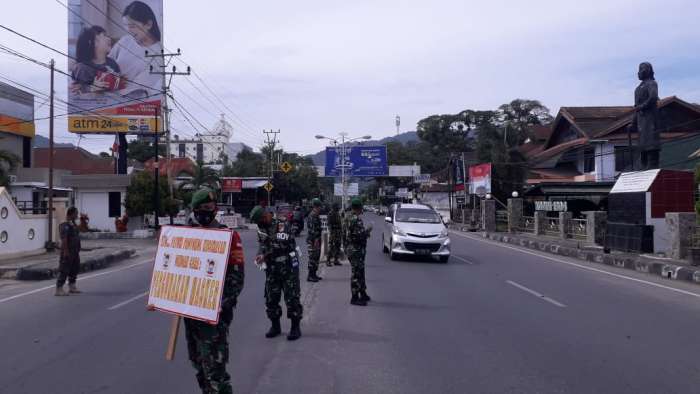 Edukasi Prokes Satpol PP Kota Gorontalo bersama Personil TNI POLRI 